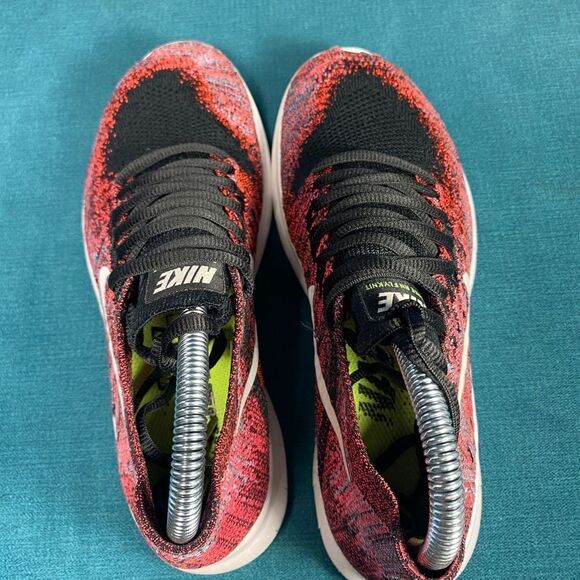 Size 7.5 - Women’s Nike Free Run Flyknit multicolor shoes - Picture 7 of 9